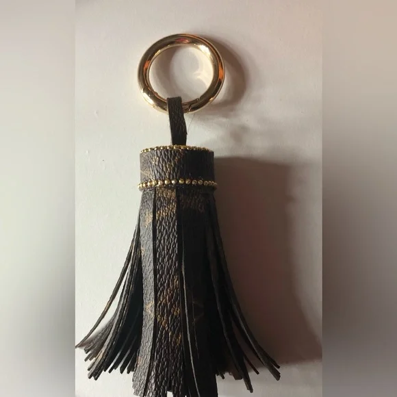 Handmade Brown and Gold Tassel Key Holder - Picture 3 of 3